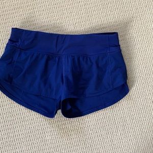 Size 4 Speed Up Low-Rise Short 2.5”. Color: Symphony Blue. Only worn once